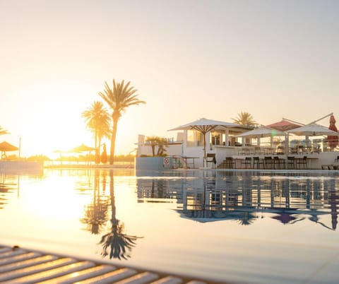Indoor pool, seasonal outdoor pool, open open 24 hours, free cabanas