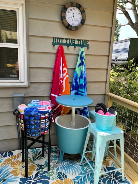 Everything you need to enjoy the hot tub…day or night !