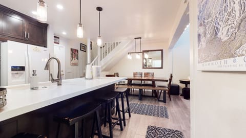 Condo, 1 Bedroom | Private kitchen | Fridge, oven, coffee/tea maker, toaster