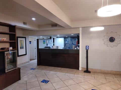 Concierge desk