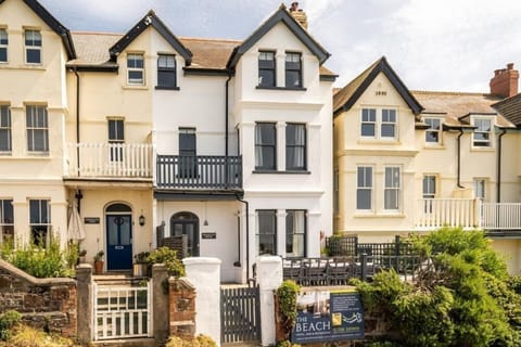 Crooklets House, Bude, Cornwall, self catering with Beach Retreats.