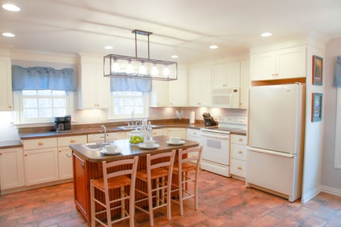 Kitchen - Full kitchen with island.