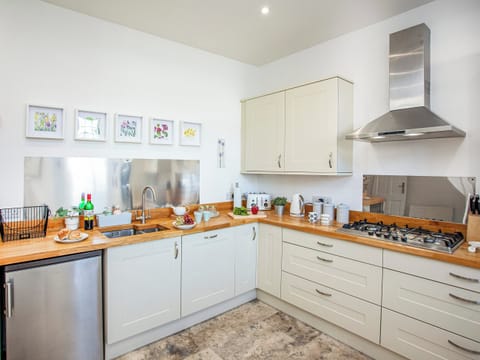 Kitchen | The Old Toll House, Shaldon, near Teignmouth