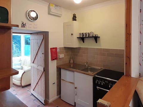 Kitchen area | The Snug, Aberaeron