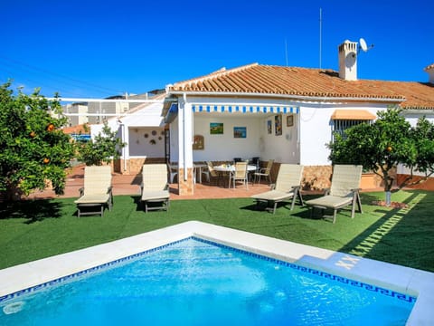 Swimming Pool, Outdoor Furniture, Resort, Patio, Eco Hotel, Sunlounger, Estate, Leisure, Villa, Hacienda