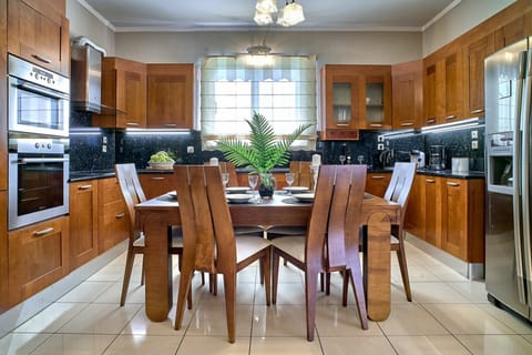 Dining Room, Kitchen