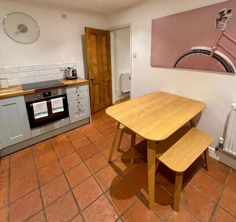 Kitchen with dinning table