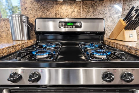 A gas range makes cooking a dream