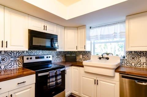 Renovated kitchen, new appliances