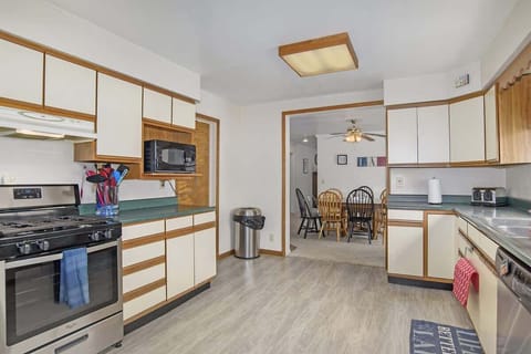 Fully equipped kitchen