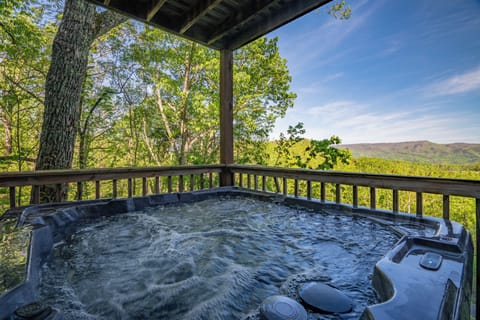 Hot tub with a view! Seating for 7-8 adults.