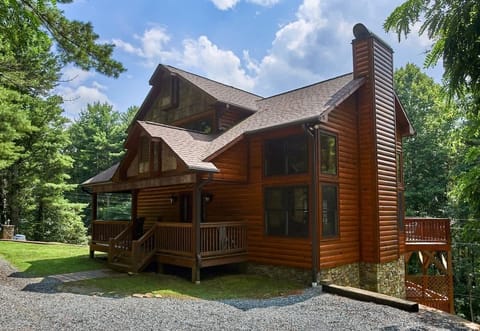 Beautiful newer, log cabin with everything you need for a fun filled get-a-way