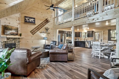 Built in 2022 | Open concept | Ample seating