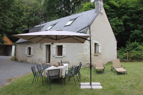 Outdoor garden, front of the house