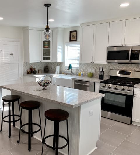 Gorgeous fully renovated kitchen FULLY set up with everything you could imagine