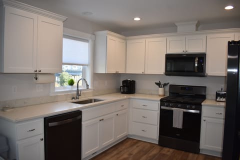 fully equipped kitchen, everything brand new