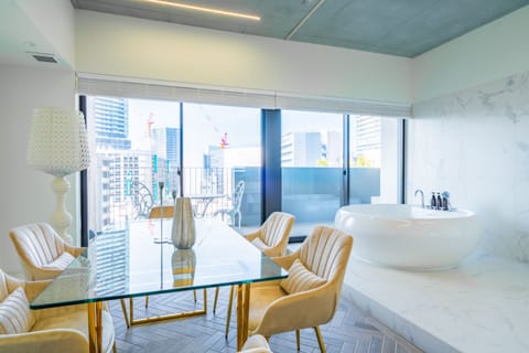 Presidential Suite | Blackout drapes, iron/ironing board, free WiFi, bed sheets