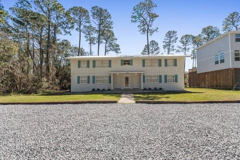 Welcome to Dauphin Island Condos Near the Beach!