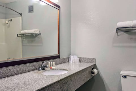 Room, 2 Double Beds, Non Smoking | Bathroom | Shower, hair dryer, towels