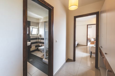 Deluxe Room, 2 Bedrooms, Private Pool | Bathroom | Hair dryer, towels, soap, shampoo