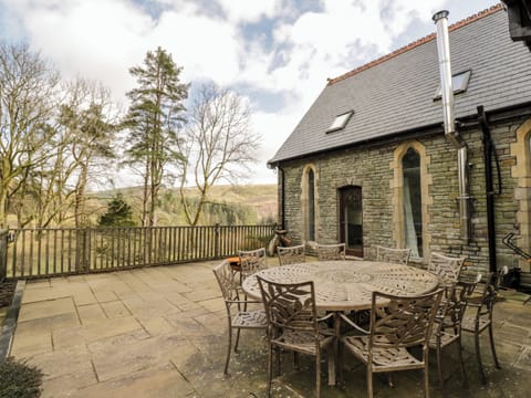 Cottage | Outdoor dining