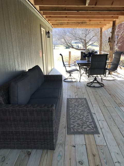 Deck facing the river.