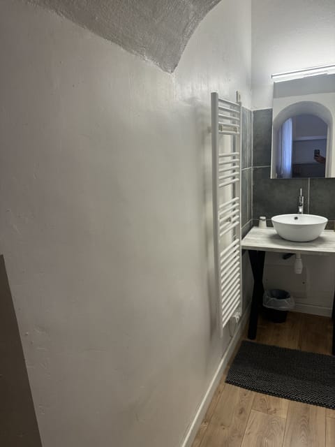 Standard Triple Room, Ensuite | Bathroom