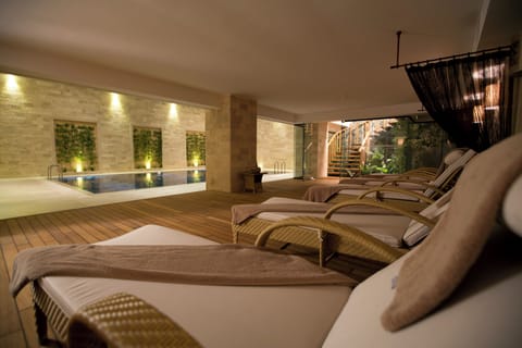 Sauna, steam room, Turkish bath, body treatments, aromatherapy