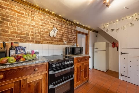 Ground floor: Kitchen