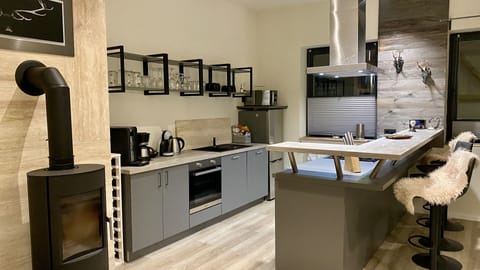 High quality cuisine with a bar for your guests