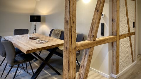Living and dining room (1)
