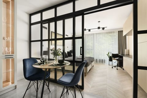 Design Studio Suite | Private kitchen | Full-size fridge, oven, stovetop, dishwasher
