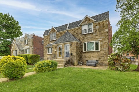Philadelpia Vacation Rental | 2BR | 2.5BA | 1,600 Sq Ft