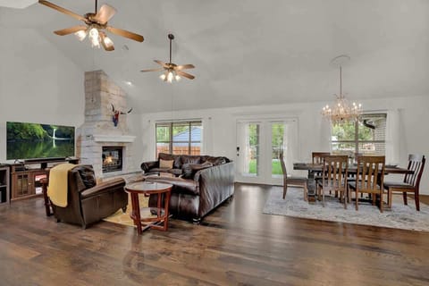 Enjoy your meal in this luxurious dining room and then top it off with a nightcap in the relaxing living room!