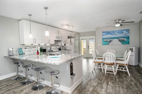 Tons of cooking and entertaining space!!