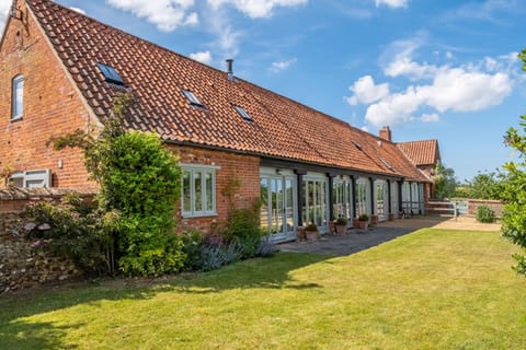 The Cart Shed, North Creake: Beautifully renovated barn