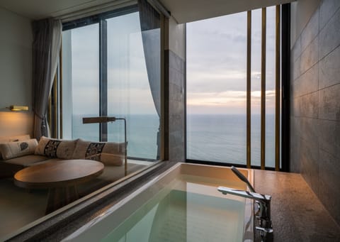 Premium Twin Room, City View | Bathroom | Separate tub and shower, hair dryer, bathrobes, slippers