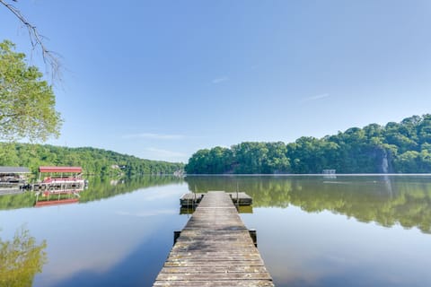 Kingsport Vacation Rental | 3BR | 2BA | Step-Free Access | 2,058 Sq Ft