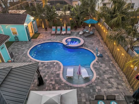 Pool and spa with night lighting for a magical evening swim