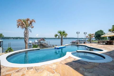 Gorgeous pool and spa overlooking the main channel.