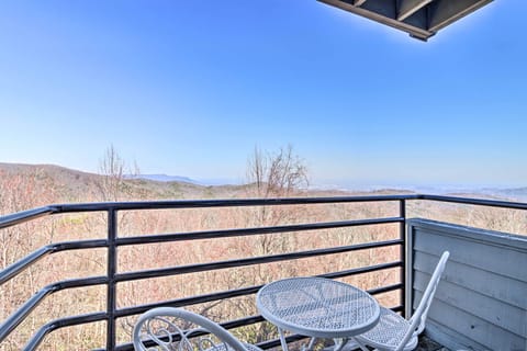 Gatlinburg Vacation Rental | 2BR | 2BA | Stairs Required | 796 Sq Ft