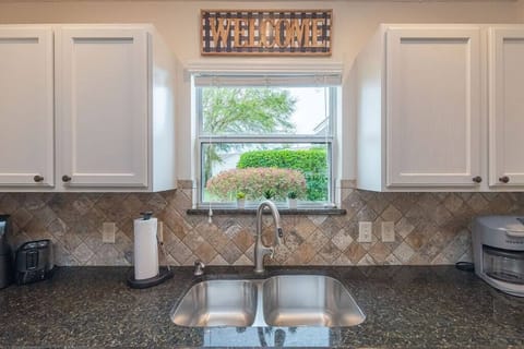 Even the dishes won't feel like a chore when you enjoy the Florida scenery