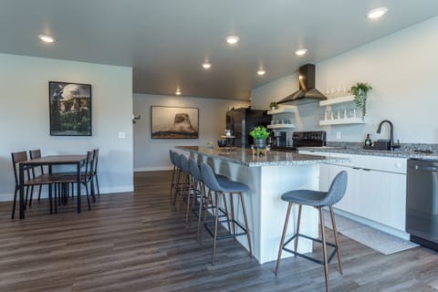 860cddd6-9bf9-4d3e-a718-c104694c476b