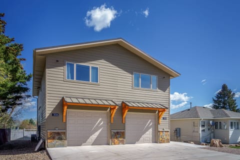 306 309 HillsviewRd 03