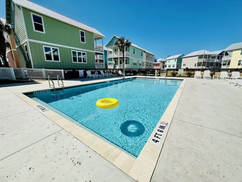 Pool #3 with handicap lift chair