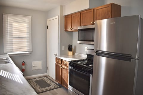 Full kitchen with brand new appliances 