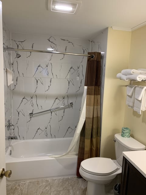 Deluxe Room, 2 Queen Beds | Bathroom | Free toiletries, hair dryer, towels