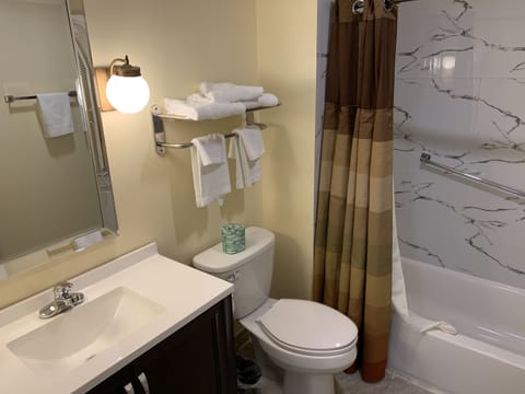 Deluxe Room, 2 Queen Beds | Bathroom | Free toiletries, hair dryer, towels