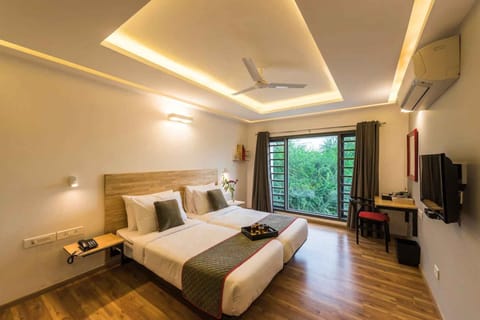 Deluxe Room | Desk, free WiFi, bed sheets