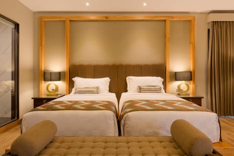 Executive Double or Twin Room | In-room safe, desk, laptop workspace, blackout drapes